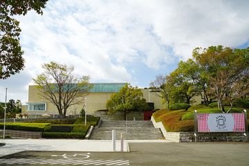 三重県立美術館