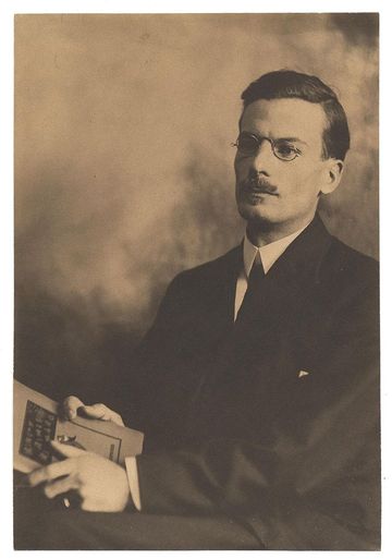 Kenneth Hayes Miller