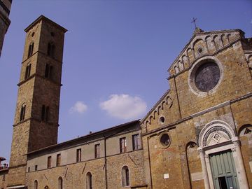 Dom von Volterra