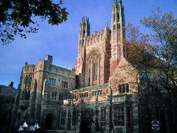 Universidad Yale