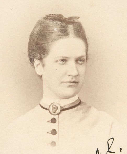 Amélie Helga Lundahl