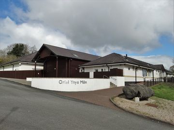 Oriel Môn